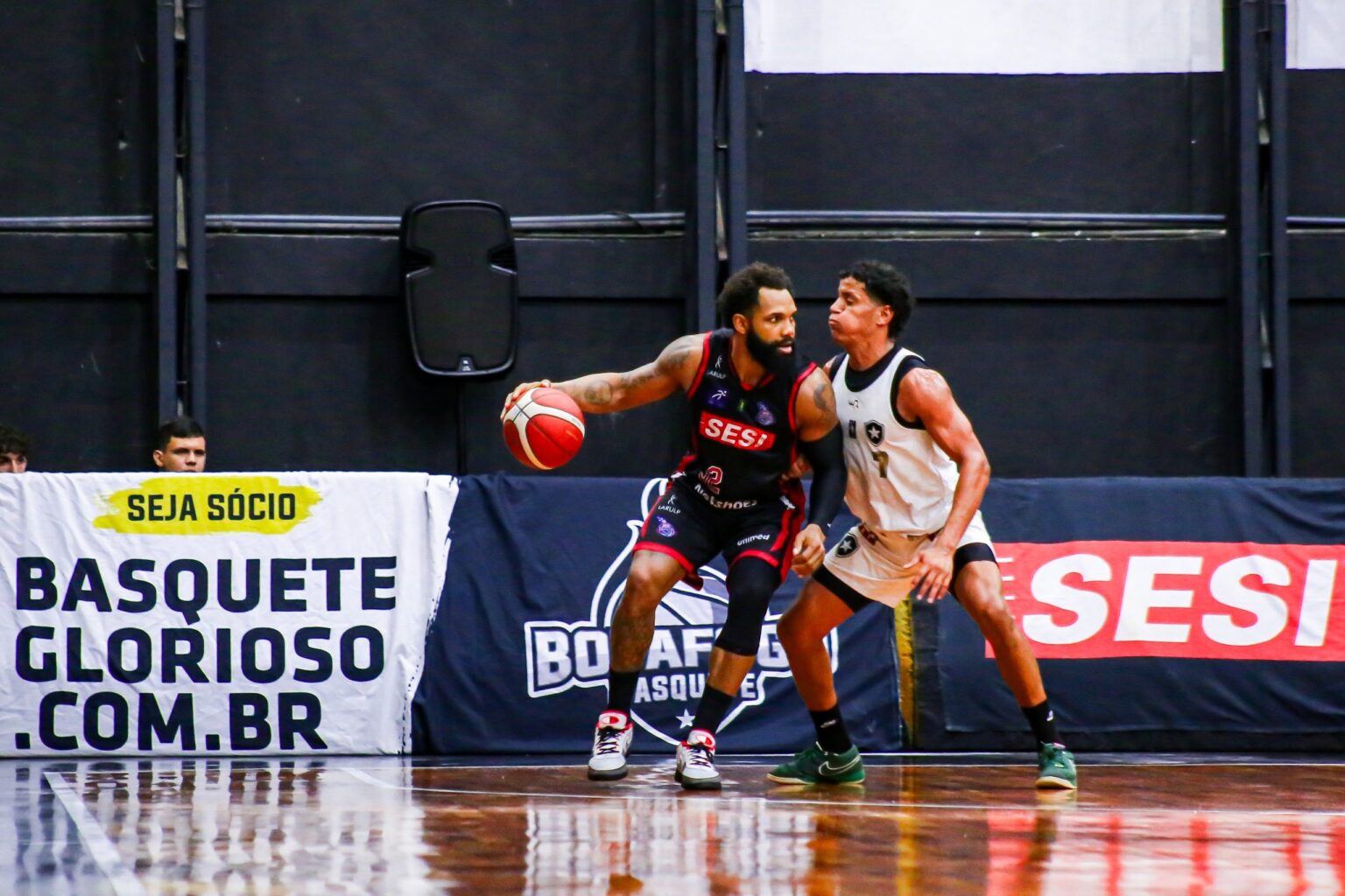 David Jackson Brilha aos 43 Anos e Atinge 7 Mil Pontos no NBB