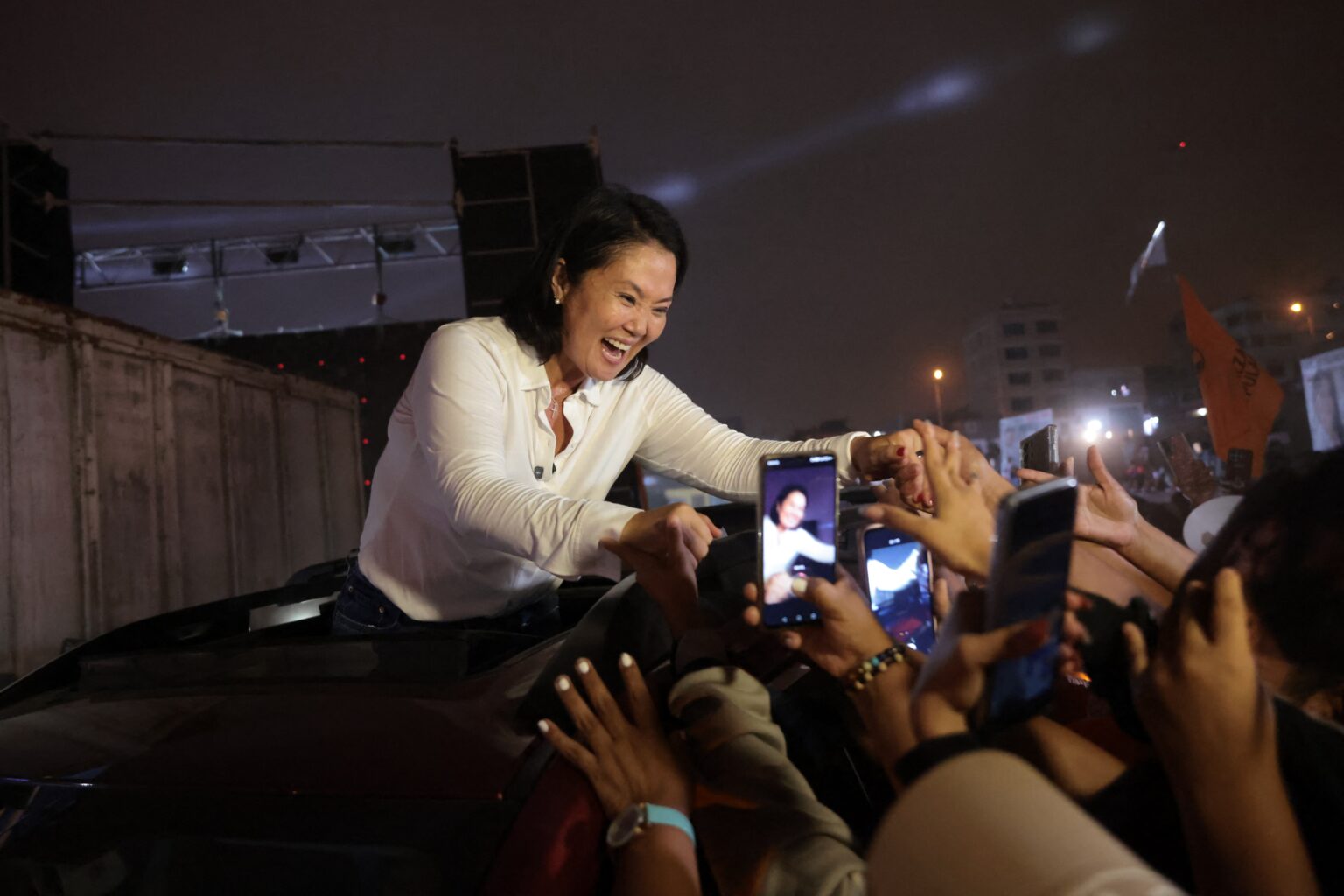 Eleições no Peru: Keiko Fujimori em Destaque em Meio à Crise Política e Aumento da Violência