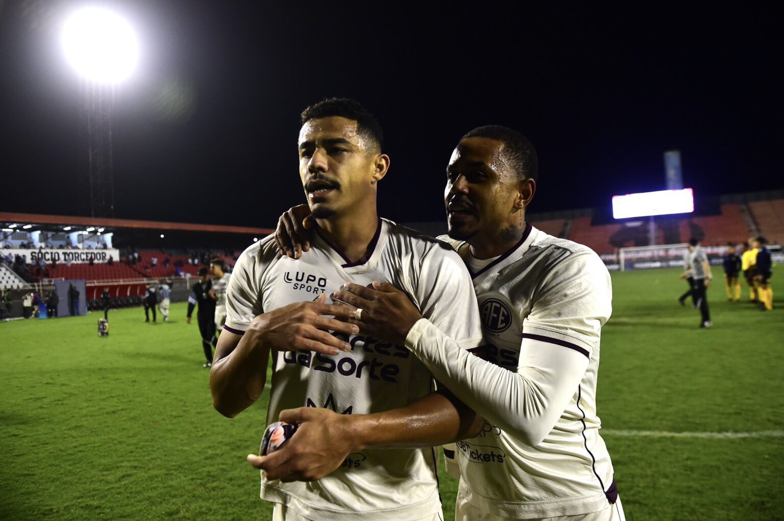 Ferroviária Busca Acesso ao Paulistão e Desafio na Série C