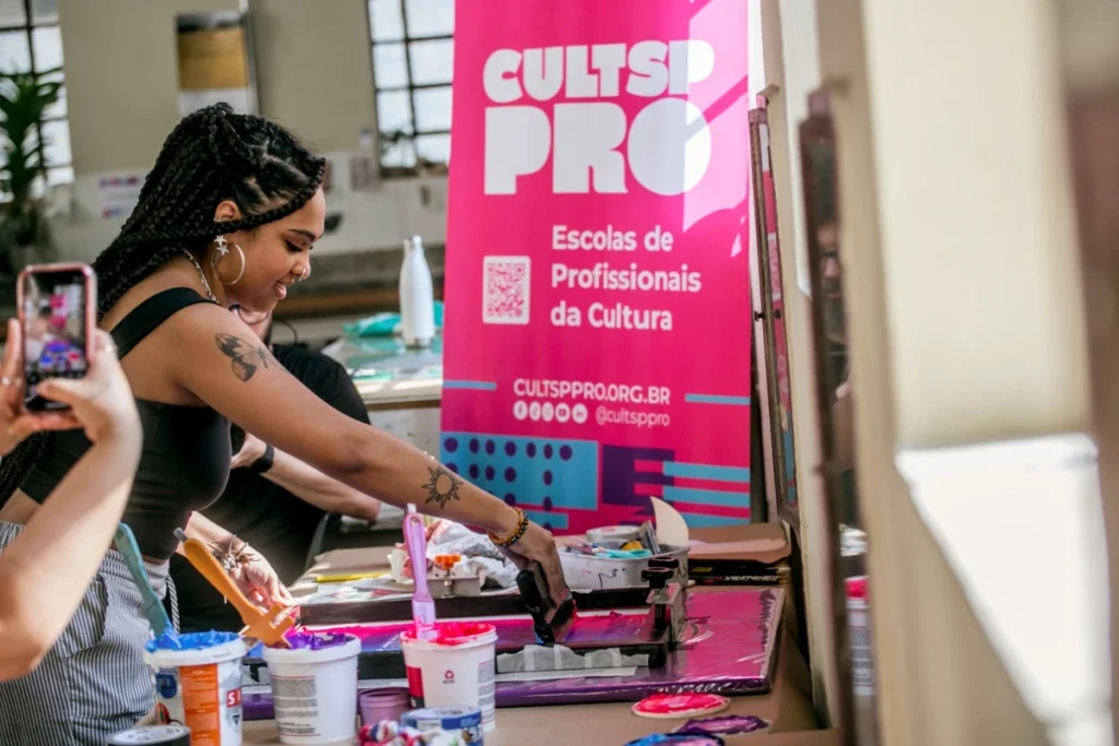 Governo de SP Oferece Mil Vagas em Cursos Gratuitos para a Cultura