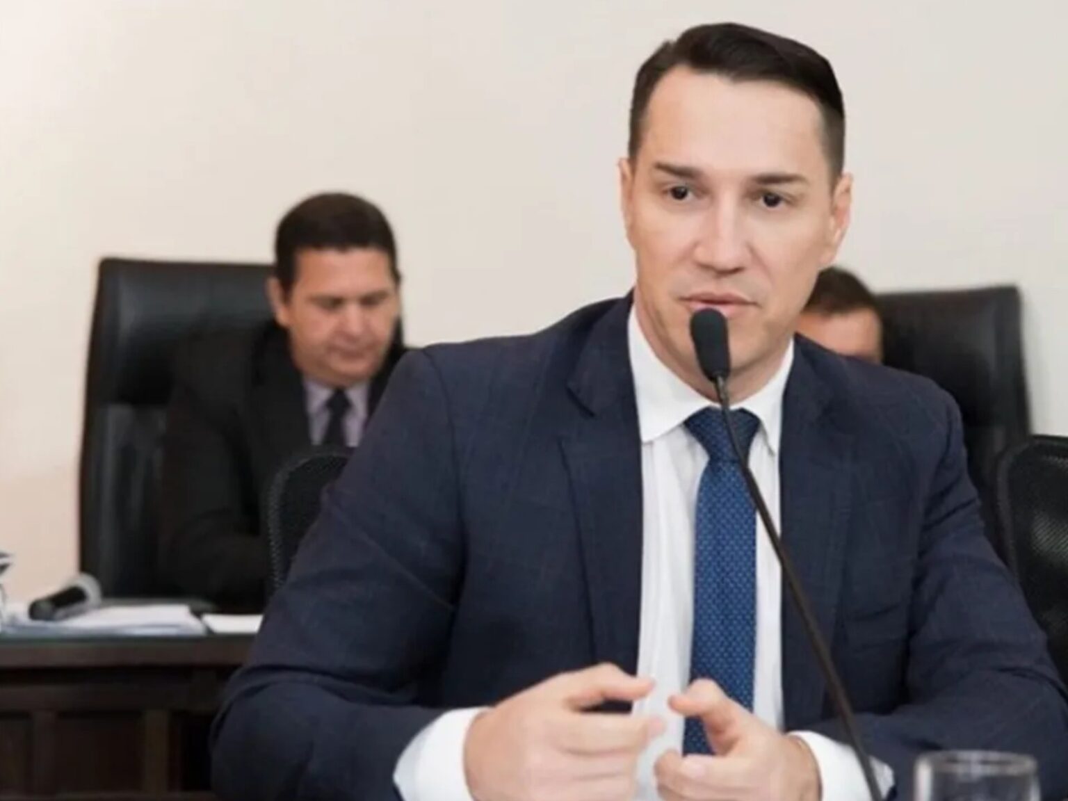 Ney Amorim Retorna à Secretaria de Esportes em Menos de um Mês