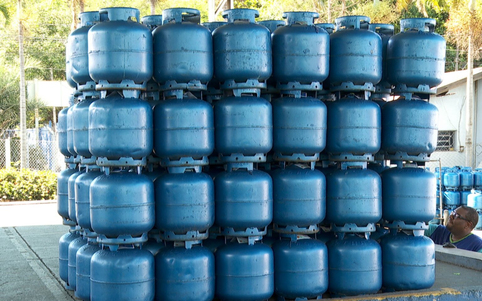 Preço do Gás de Cozinha Atinge R$ 140 em Ribeirão Preto; Entenda os Motivos da Alta