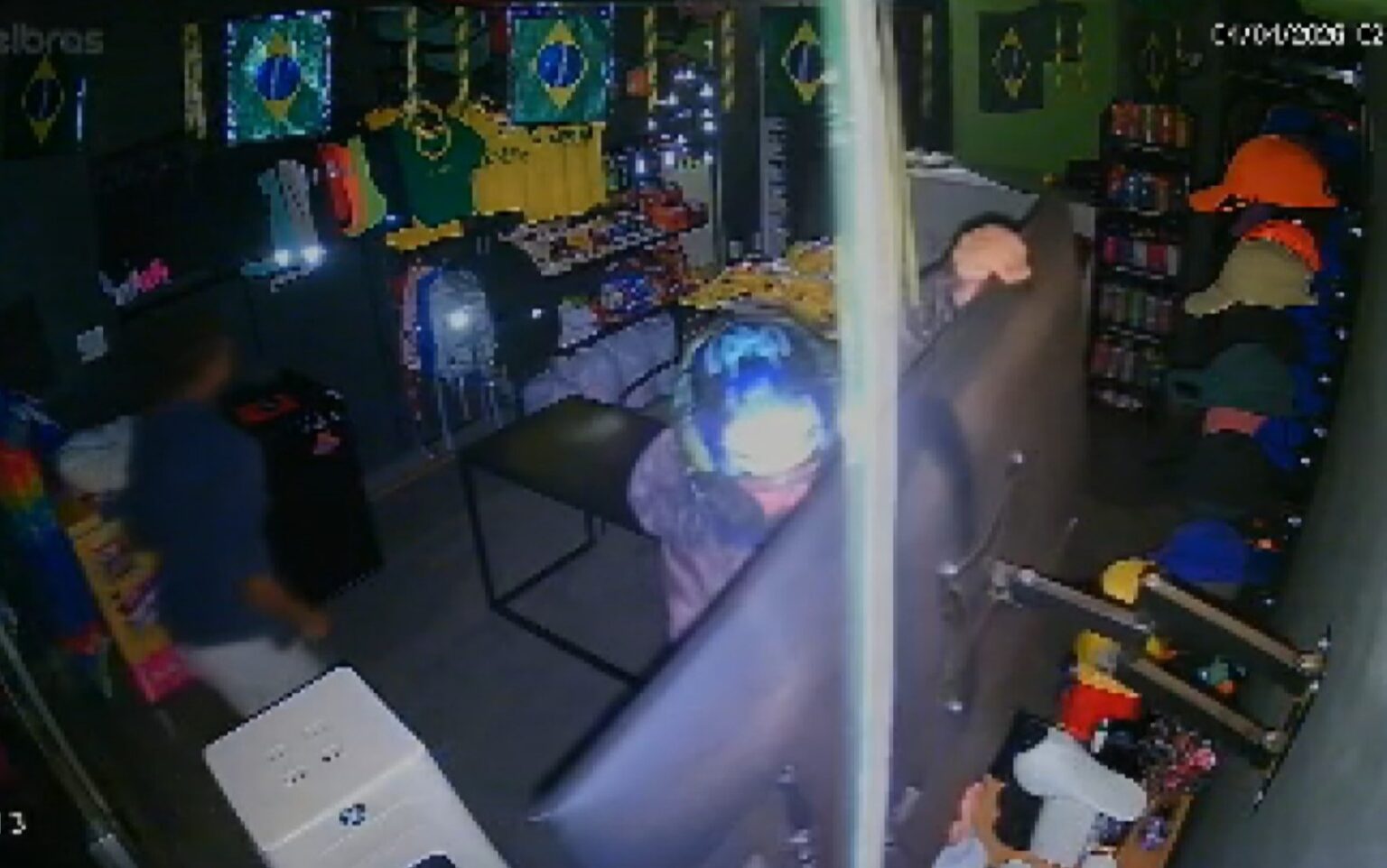 Quadrilha Furta Loja Esportiva em Ribeirão Preto e Causa Prejuízo de R$ 60 Mil