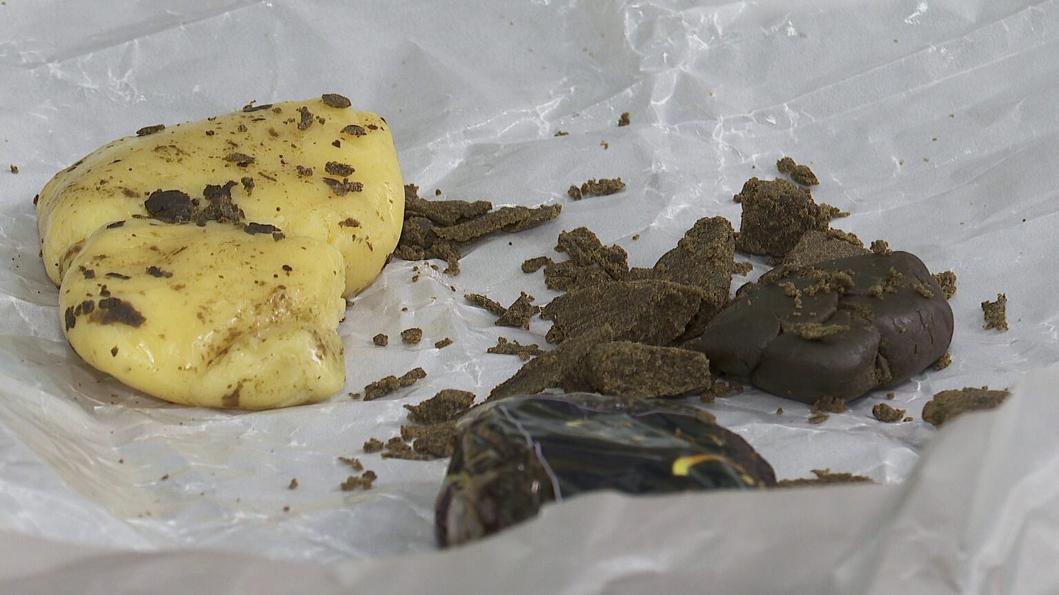 Quatro Detidos em Ribeirão Preto por Cigarros Eletrônicos e 'Supermaconha'