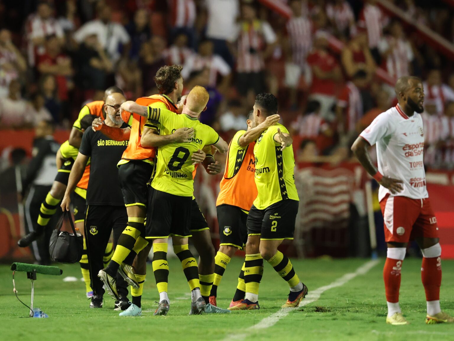 São Bernardo: Melhor Campanha Fora de Casa, Mas Dificuldades em Casa Persistem