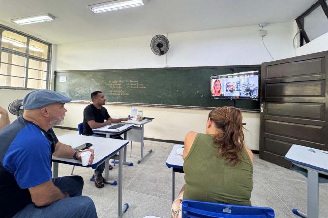 SEED Organiza Realocação de Alunos Após Incêndio em Instituição de Ensino SEED Organiza Realocação de Alunos Após Incêndio em Instituição de Ensino