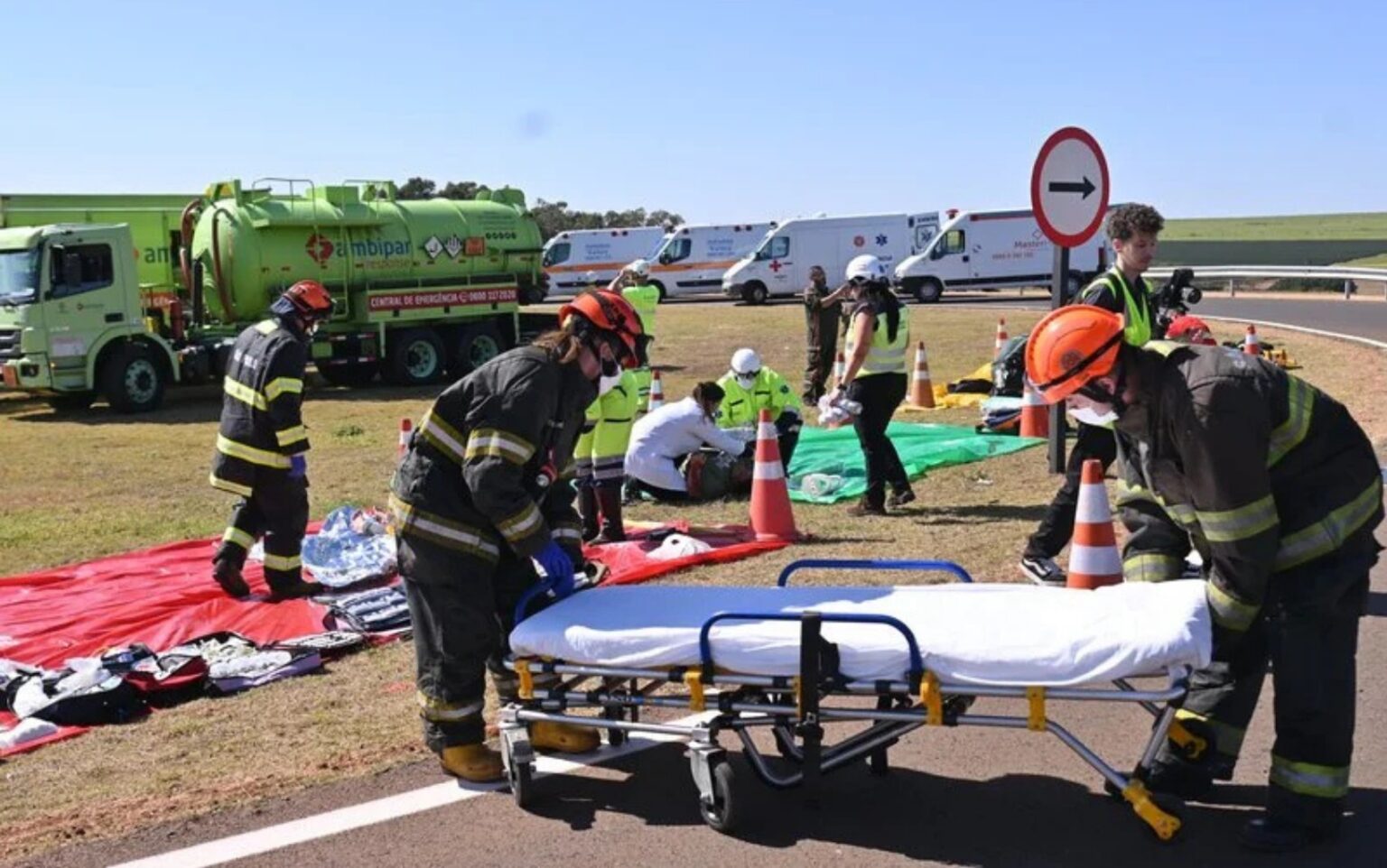 Simulação de Acidente com Vítimas na Rodovia Cândido Portinari: Interdição Programada em Ribeirão Preto Simulação de Acidente com Vítimas na Rodovia Cândido Portinari: Interdição Programada em Ribeirão Pr