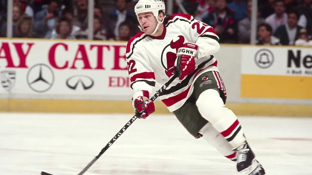 Claude Lemieux: Campeão da Stanley Cup e ícone dos playoffs morre aos 60 anos