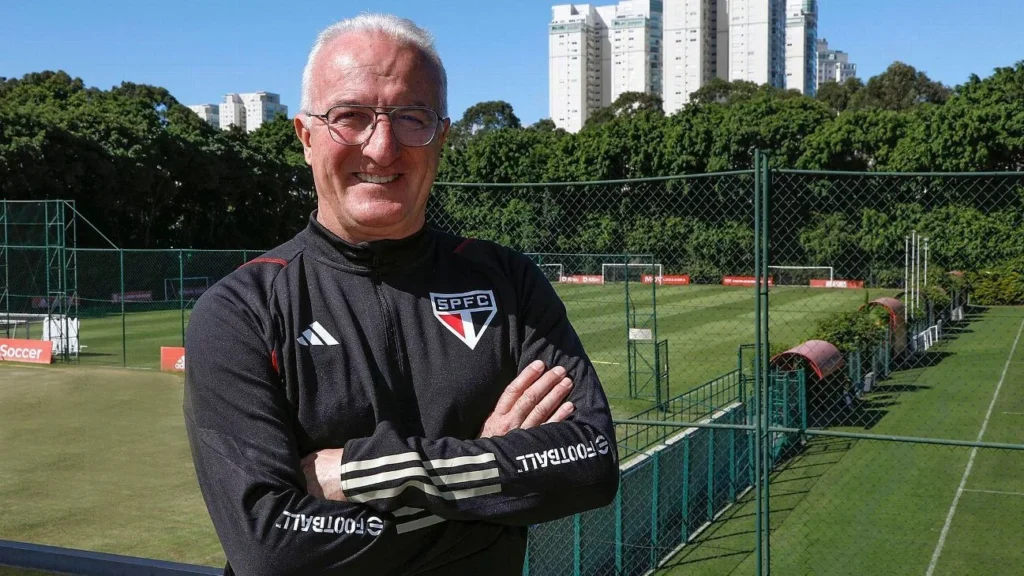 Dorival Júnior assina contrato com o São Paulo