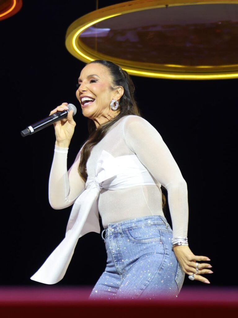 Ivete Sangalo Brilha em Show no Rio com a Turnê ‘Clareou’; Confira as Fotos!