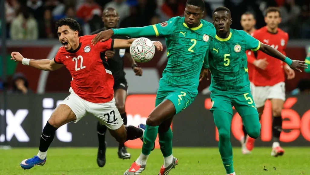 Filho de herói de 2002, Mamadou Sarr busca repetir feito histórico de Senegal contra França