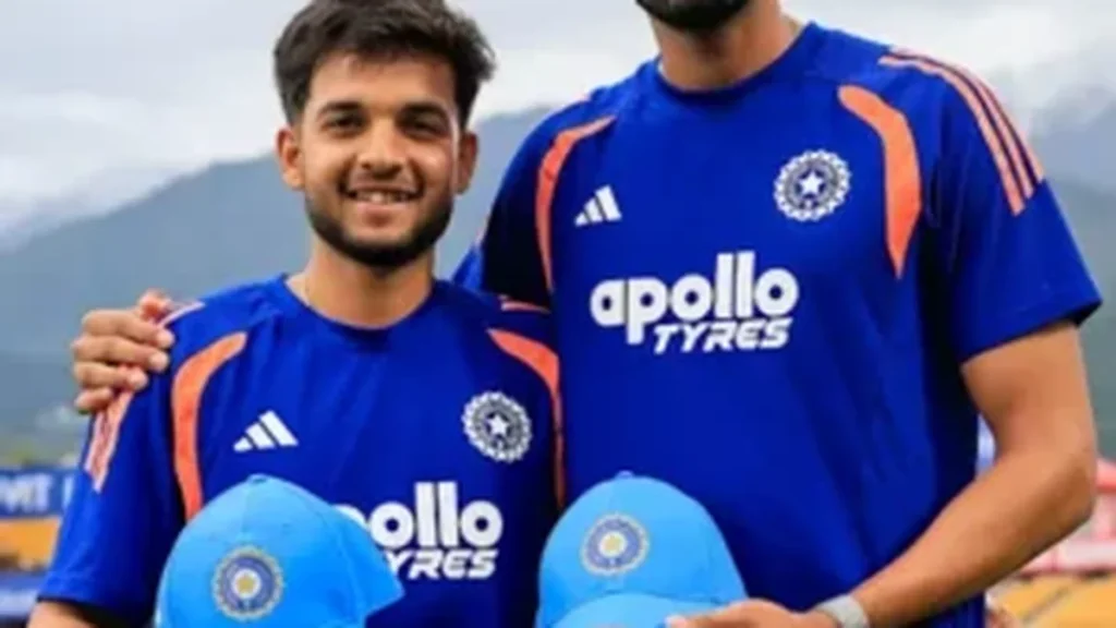 Harsh Dubey e Gurnoor Brar fazem estreia no ODI em partida reduzida contra Afeganistão Harsh Dubey e Gurnoor Brar fazem estreia no ODI em partida reduzida contra Afeganistão