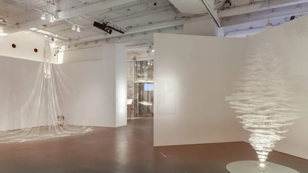 Exposição "Shiro" na Japan House São Paulo revela a beleza das nuances do branco na cultura japonesa