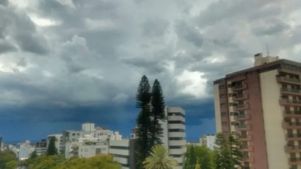 Chuva, Frio e Ciclones: Como Será o Clima em Julho no Sul do Brasil Chuva, Frio e Ciclones: Como Será o Clima em Julho no Sul do Brasil