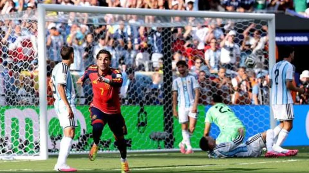 Espanha e Argentina se enfrentam em final tensa com domínio espanhol e estratégia argentina Espanha e Argentina se enfrentam em final tensa com domínio espanhol e estratégia argentina