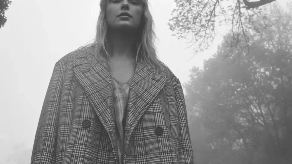 Seis anos do álbum 'Folklore' de Taylor Swift: nossas faixas favoritas para celebrar